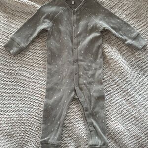 Rylee + Cru Gray Star-Print Snap One-Piece Footie